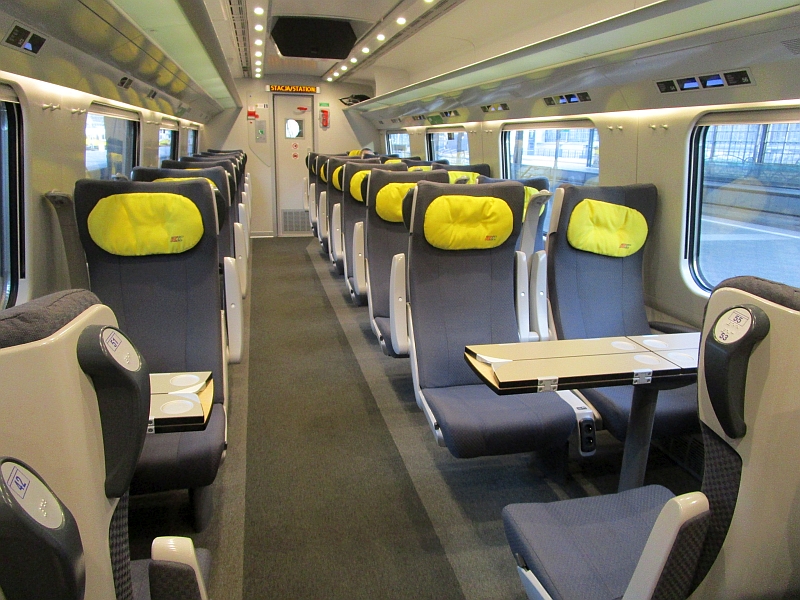 Erste Klasse im Pendolino der PKP (Baureihe ED250)