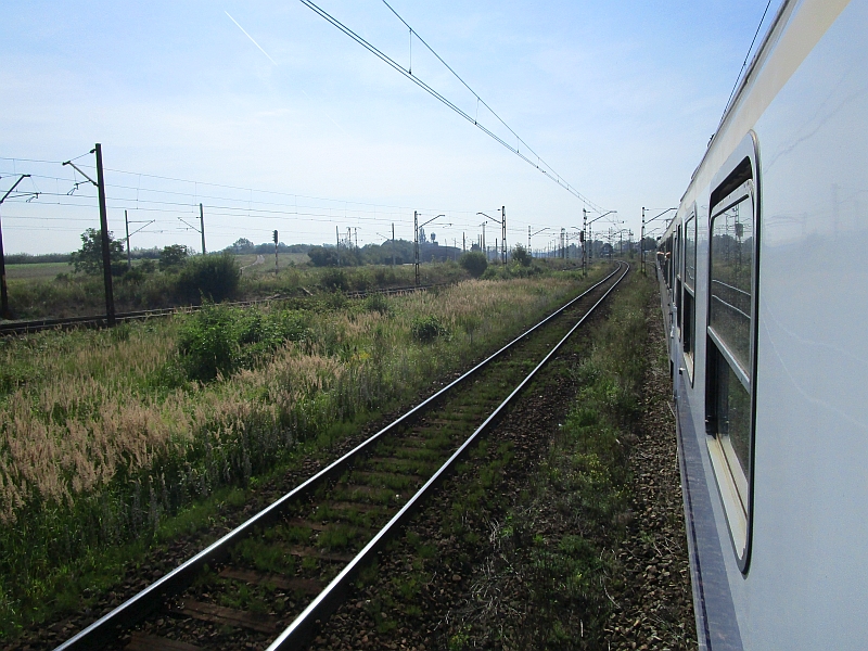 Blick aus dem Zugfenster bei der Fahrt von Opole nach Katowice