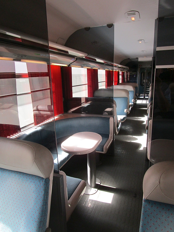 Innenraum 2. Klasse im TER Genf-Lyon