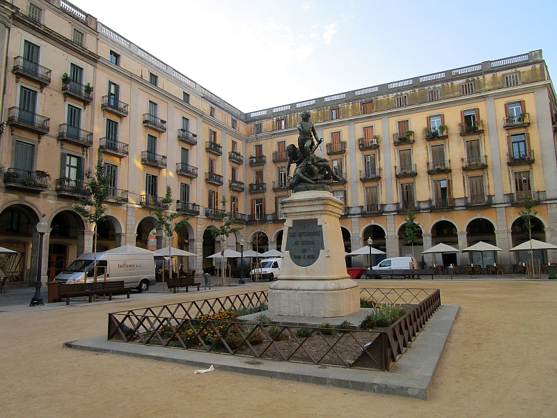 Place de la Independencia Girona