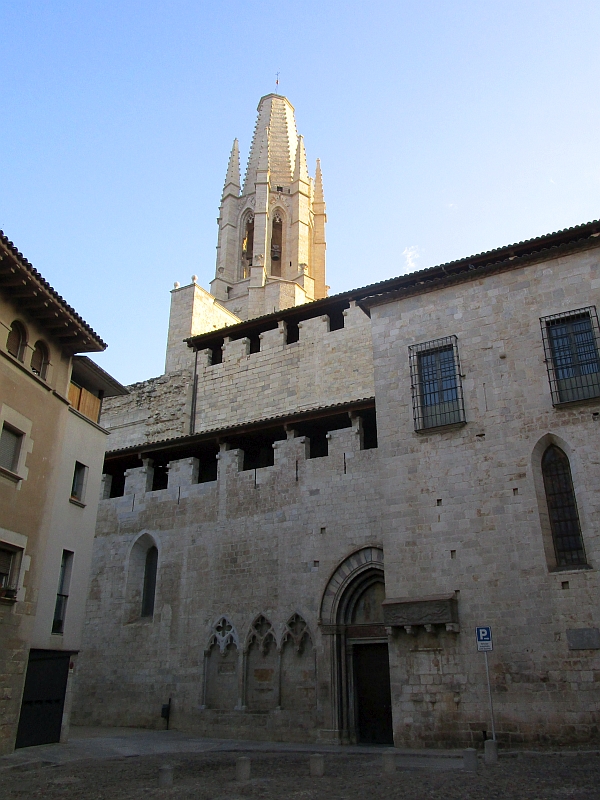 Glockenturm der Basilika Sant Feliu Girona