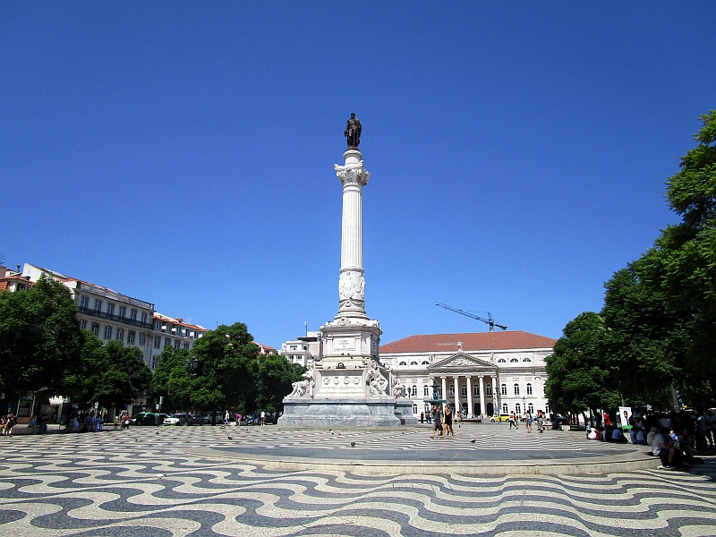 Rossio mit Bronzestatue des portugiesischen Königs Pedro IV.