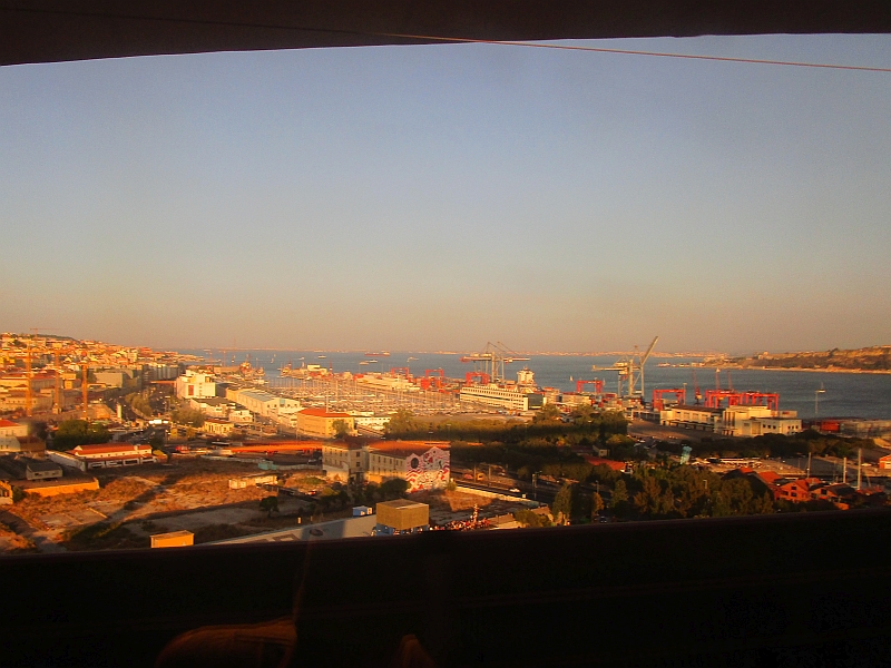 Hafenanlagen von Lissabon am Tejo