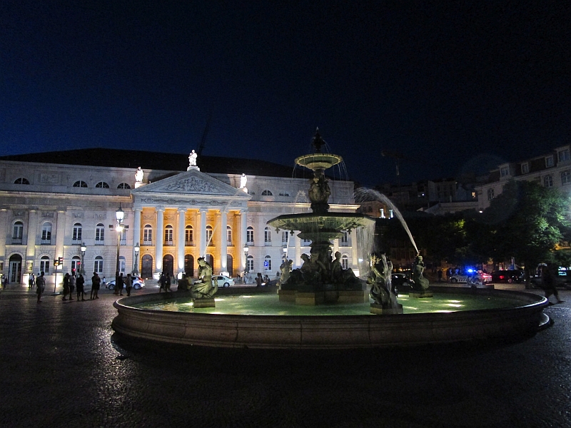 Teatro Nacional D. Maria II am Rossio bei Nacht