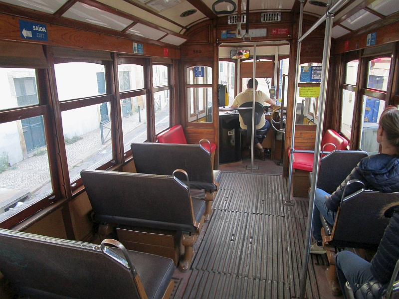 Innenbild Straßenbahn von Lissabon