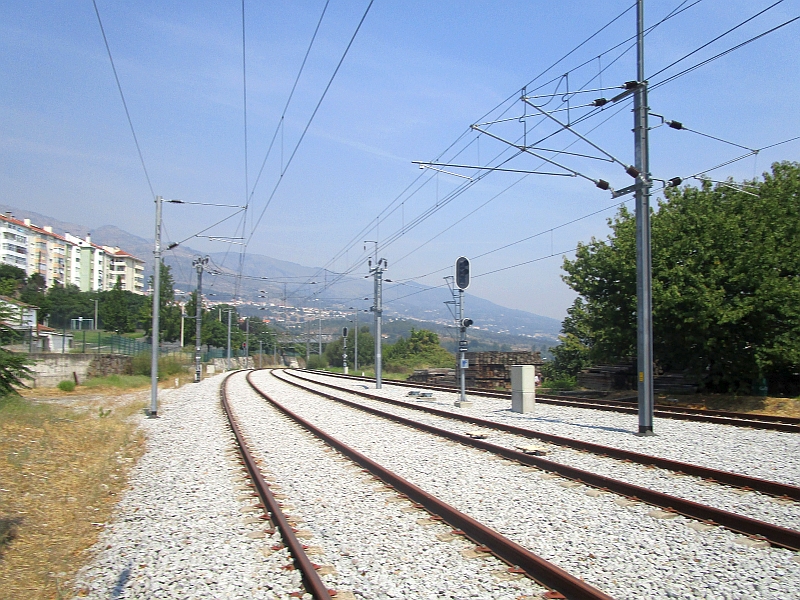 Blick auf die sanierte Strecke Richtung Guarda