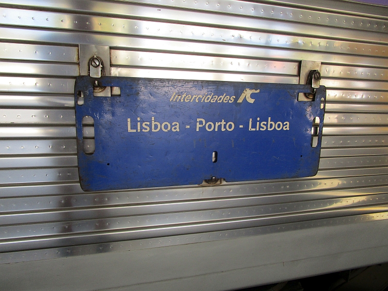 Zuglaufschild des Intercidades Lisboa-Porto