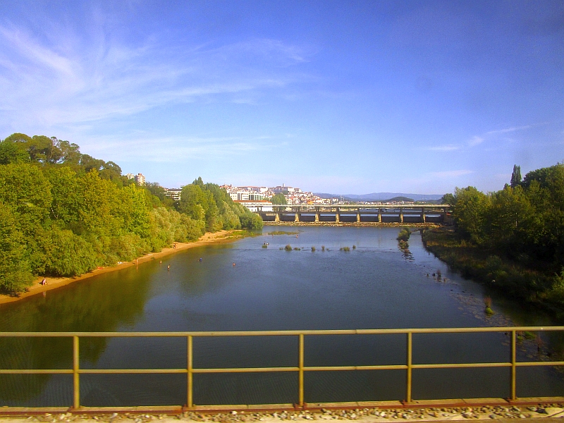 Fahrt bei Coimbra über den Fluss Mondego
