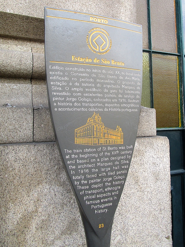 Infotafel zum Bahnhof Porto São Bento