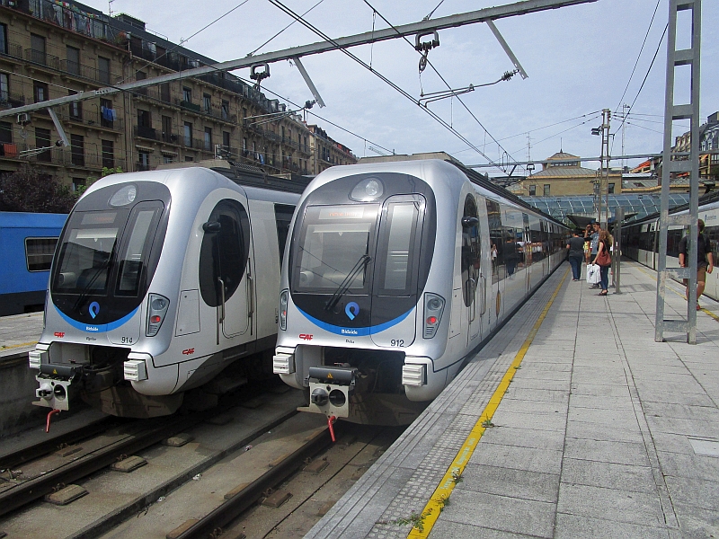 Elektro-Triebzüge der Reihe UT-900 des EuskoTren