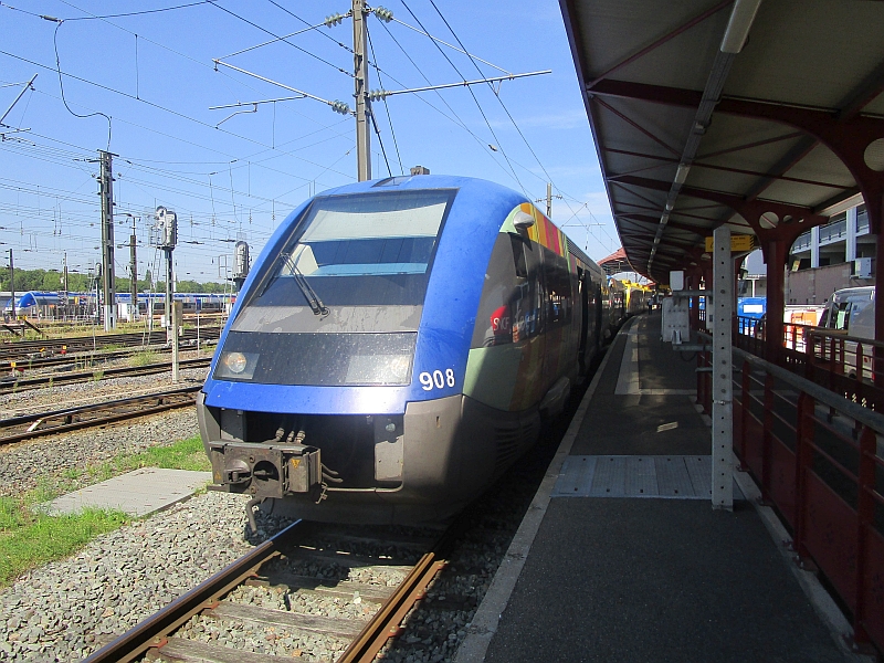 Dieseltriebzug X73900 'Blauwal' von Strasbourg nach Offenburg