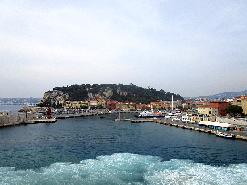 Einfahrt in den Hafen von Nizza
