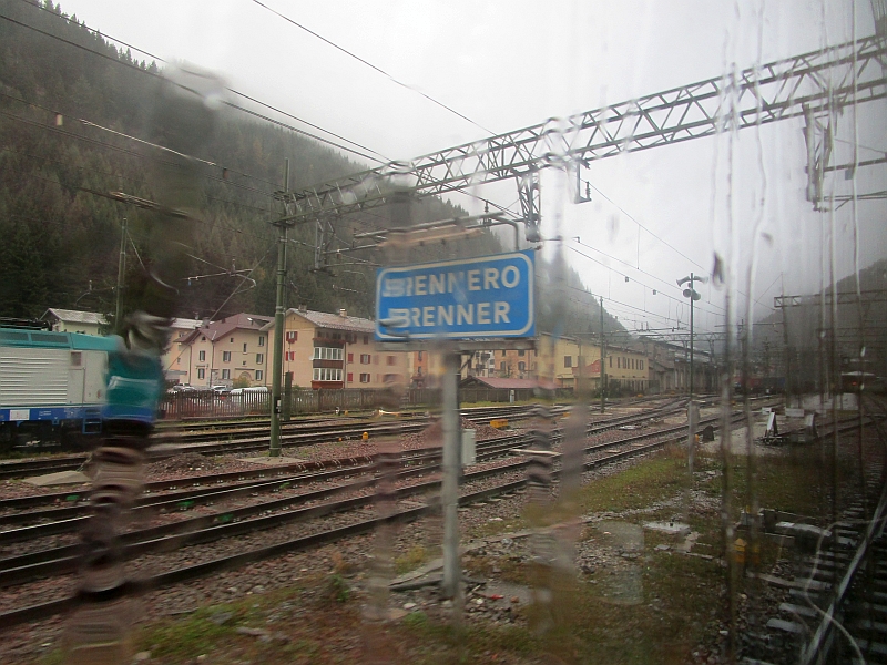 Einfahrt in den Grenzbahnhof am Brenner