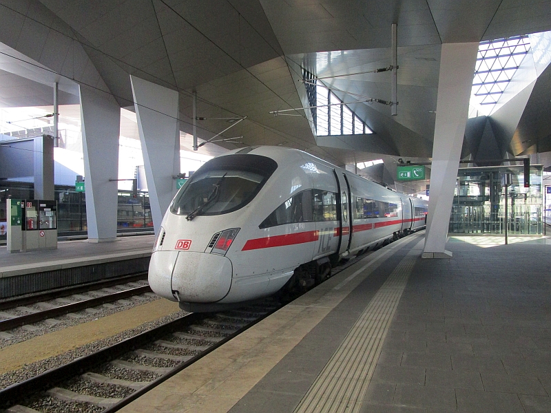 ICE-T im Hauptbahnhof Wien