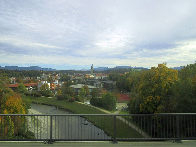 Blick aus dem Zugfenster auf Traunstein