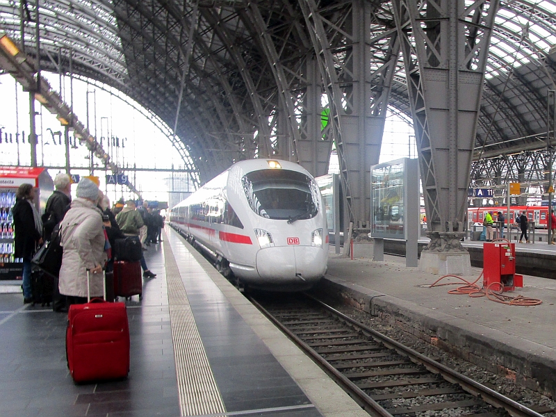ICE-T im Hauptbahnhof Frankfurt