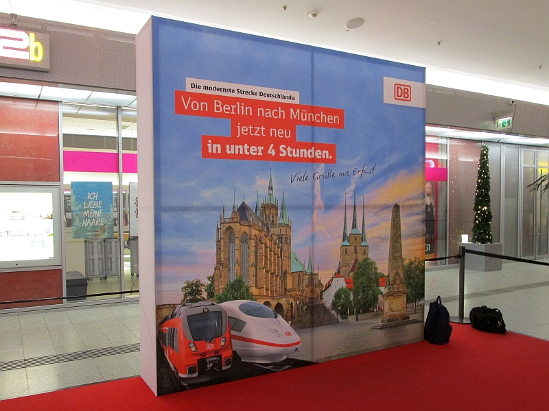Fotowand zur Eröffnung der Bahnstrecke Berlin-München in Erfurt
