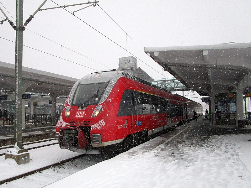 Talent 2-Triebzug im Bahnhof Sonneberg im Winter