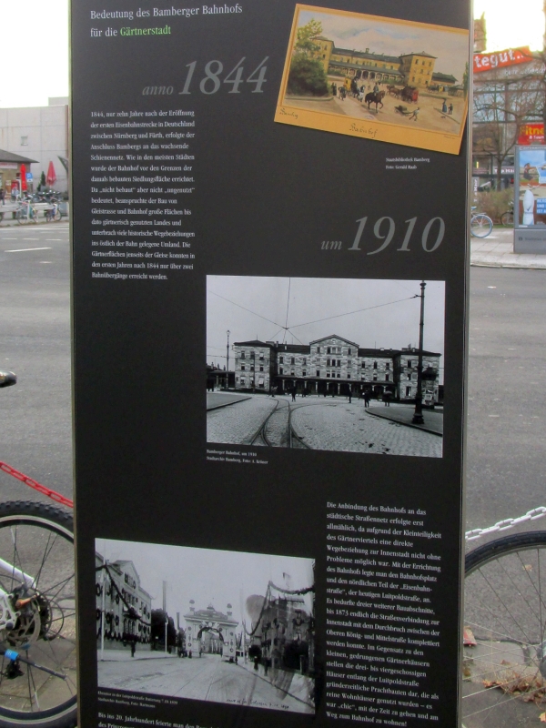 Informationstafel zur Geschichte des Bahnhofs Bamberg