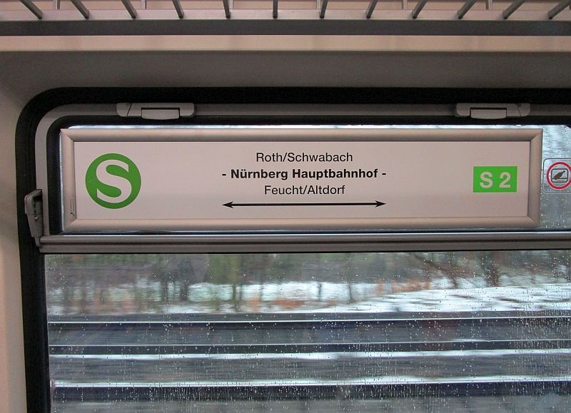 Zuglaufschild S 2 der S-Bahn Nürnberg