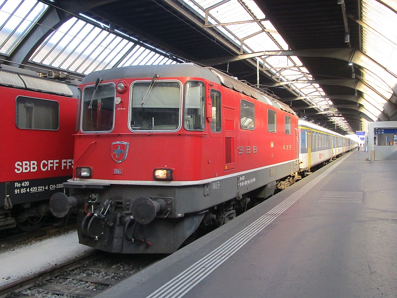 Ersatzzug nach der Ankunft im Hauptbahnhof Zürich