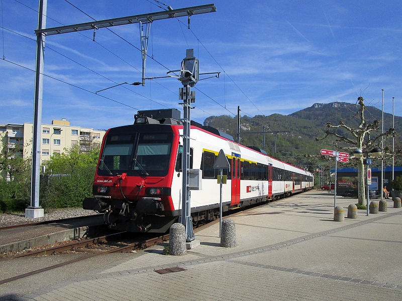 Domino-Triebzug zur Fahrt auf der Oensingen-Balsthal-Bahn