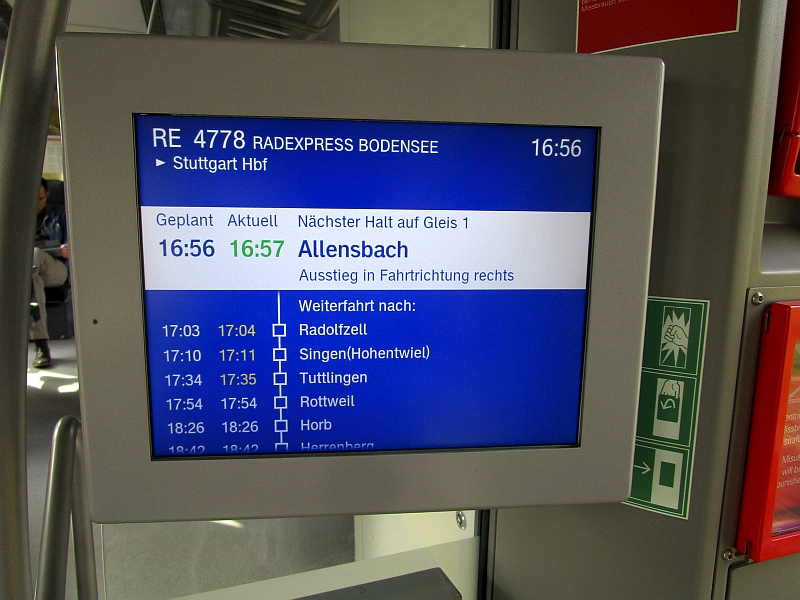 Fahrplan des 'Radexpress Bodensee' auf einem Monitor im Zug