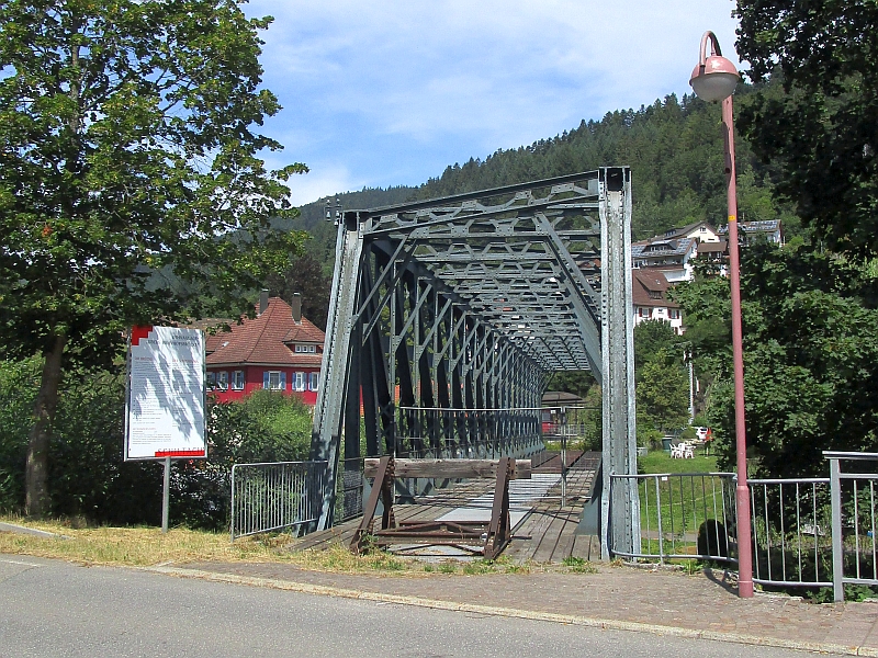 Prellbock am Streckenende bei der Oberen Bahnhofsbrücke