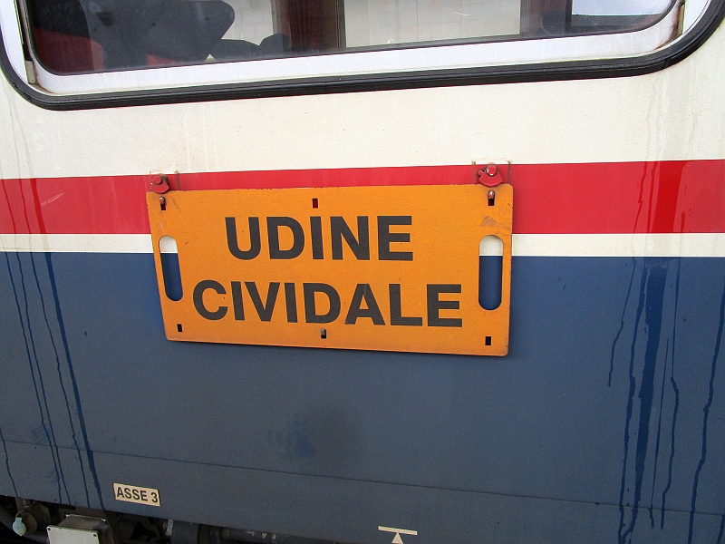 Zuglaufschild der FUC Udine-Cividale