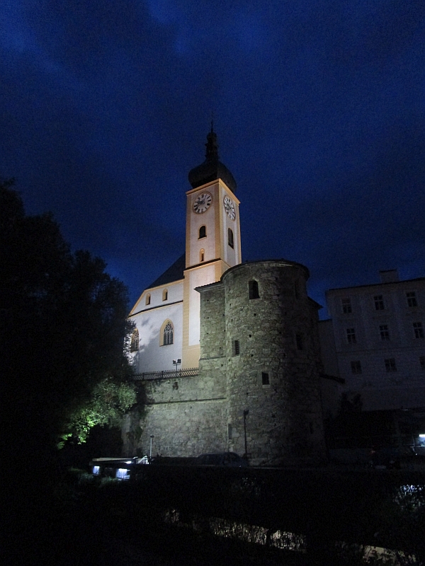 Stadtpfarrkirche Waidhofen bei Nacht