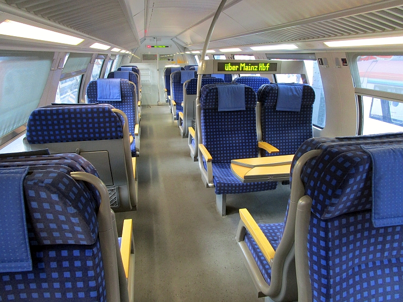 Erste Klasse in der Regionalbahn von Darmstadt nach Mainz