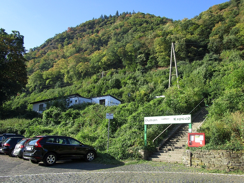 Zugang zum Bahnhof Brohl BE