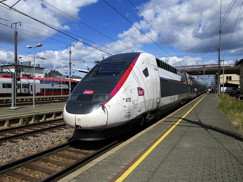TGV im Bahnhof Bettemburg