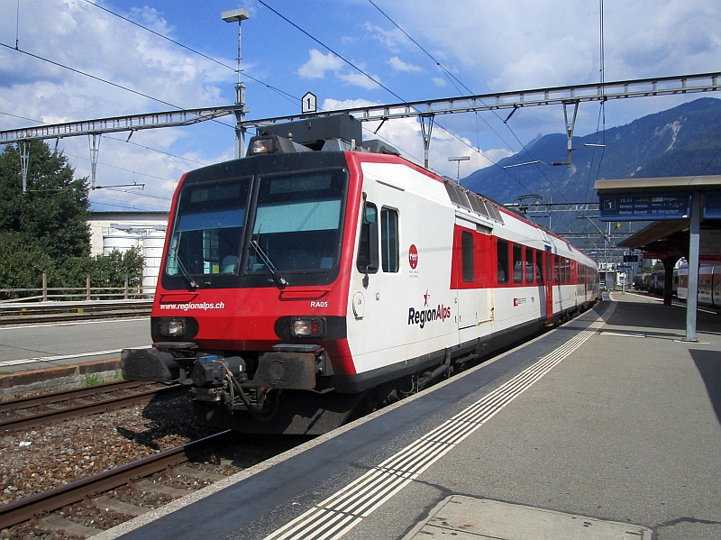 NPZ-Domino-Zug von RegionAlps in Martigny