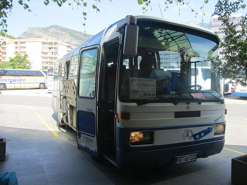 Bus nach der Ankunft am Busbahnhof Budva