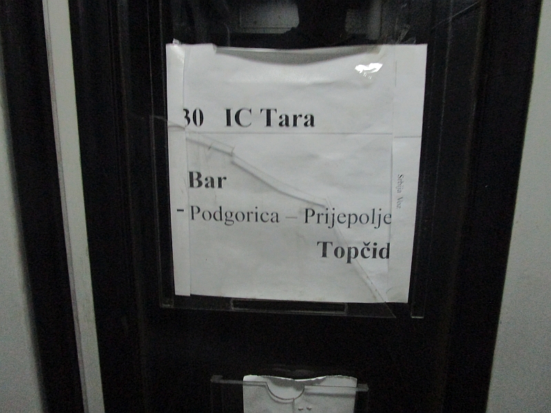 Zuglaufschild des IC 430 'Tara' von Bar nach Belgrad-Topčider