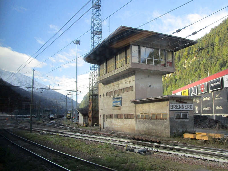 Stellwerk an der Einfahrt in den Bahnhof Brenner/Brennero