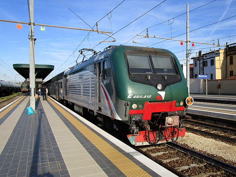 Doppelstockzug der Trenitalia von Mantua nach Mailand