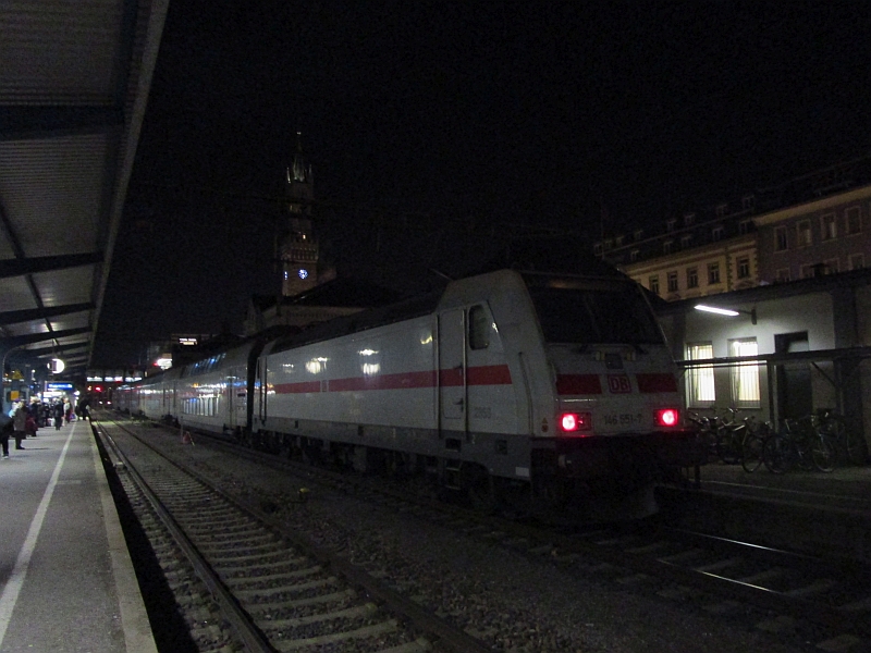 Intercity 2-Zug im Bahnhof Konstanz