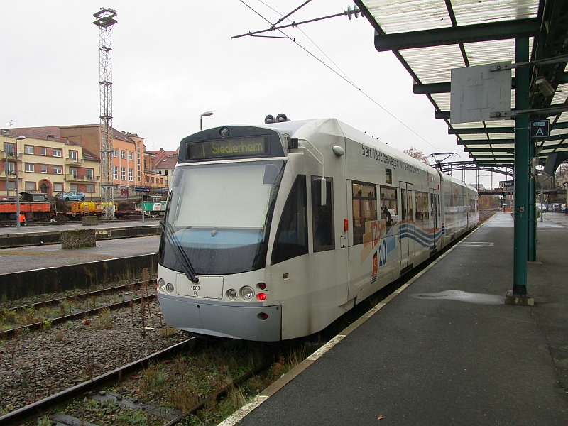 Saarbahn nach der Ankunft im Bahnhof Sarreguemines