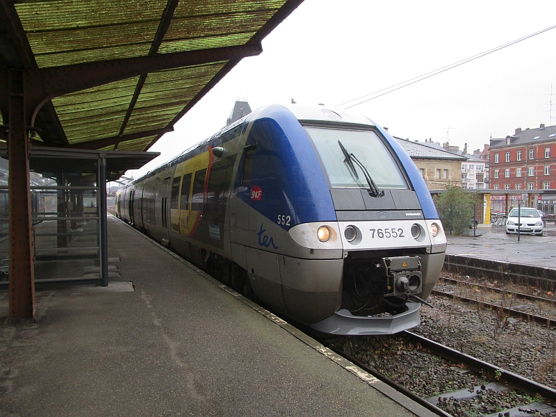 Dieseltriebwagen der Reihe SNCF X 76500 zur Fahrt von Sarreguemines nach Sarre-Union
