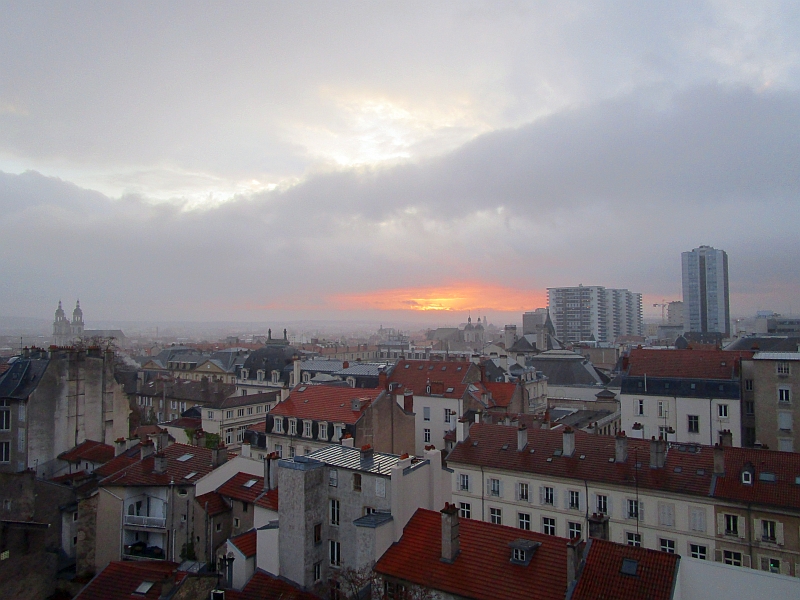 Morgendlicher Blick über die Dächer von Nancy