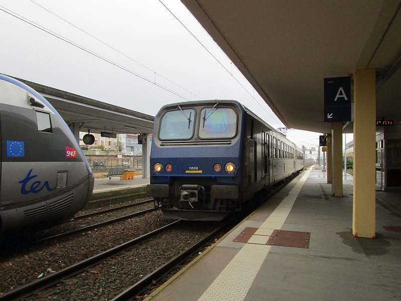 Einfahrt eines Z2-Elektrotriebzugs in den Bahnhof Épinal
