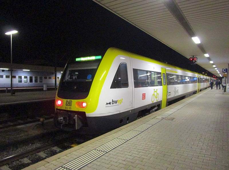 Dieseltriebwagen der Baureihe 612 im Badischen Bahnhof Basel