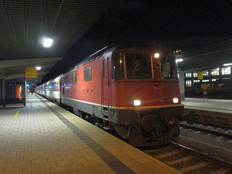 Schweizerischer Intercity zur Fahrt von Singen nach Zürich