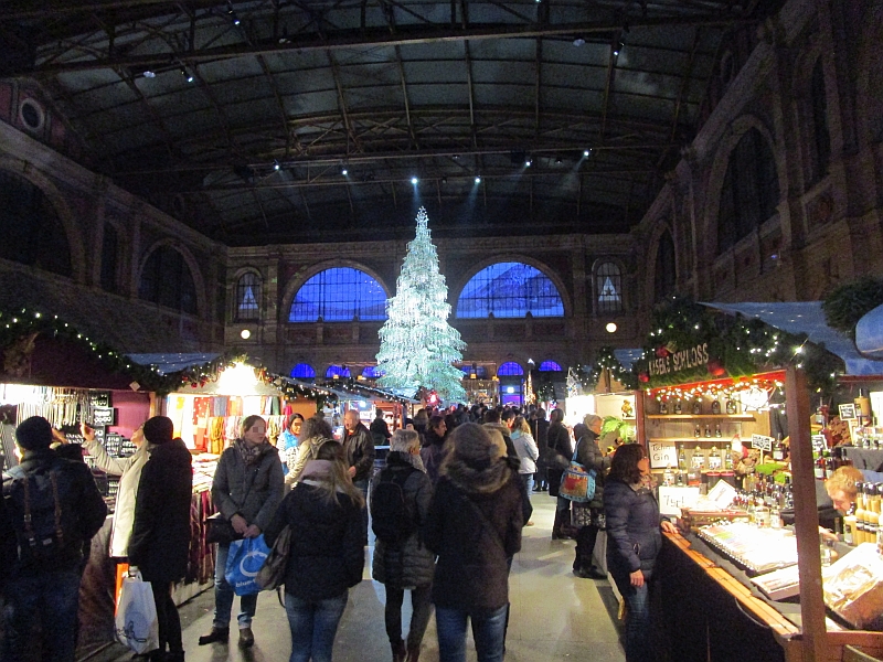 Christkindlimarkt im Hauptbahnhof Zürich