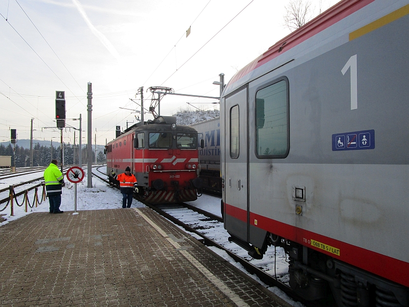 Lokwechsel am österreichisch-slowenischen Grenzbahnhof Spielfeld-Straß