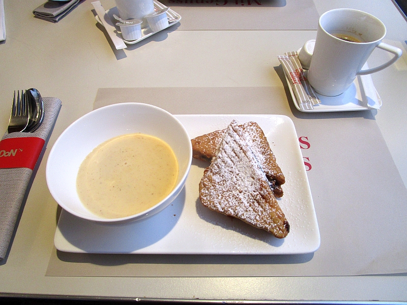 Powidlpofesen auf Vanille-Zimtsauce aus dem ÖBB-Bordrestaurant
