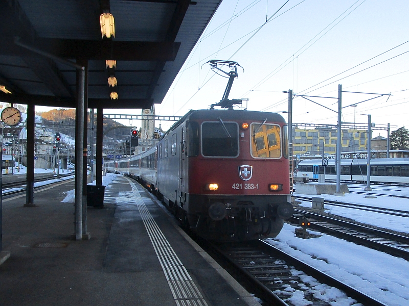 Einfahrt des EC 191 in den Bahnhof St. Gallen
