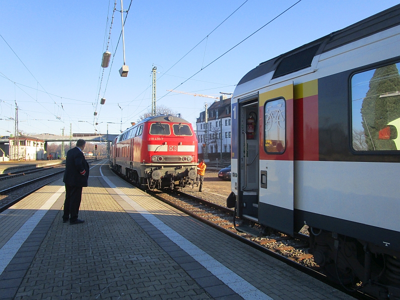 Dieselloks der Baureihe 218 beim Lokwechsel in Lindau